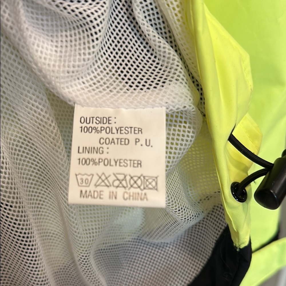 Endura Men's Medium Neon Yellow and Black Cycling Jacket - NWT - Picture 3 of 5